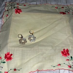 Flower power earrings